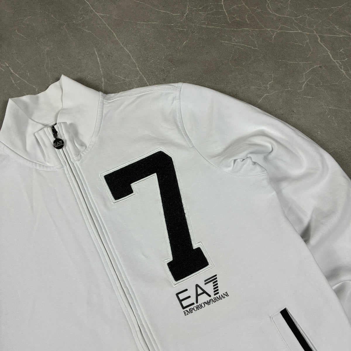 Armani Zipper (L)