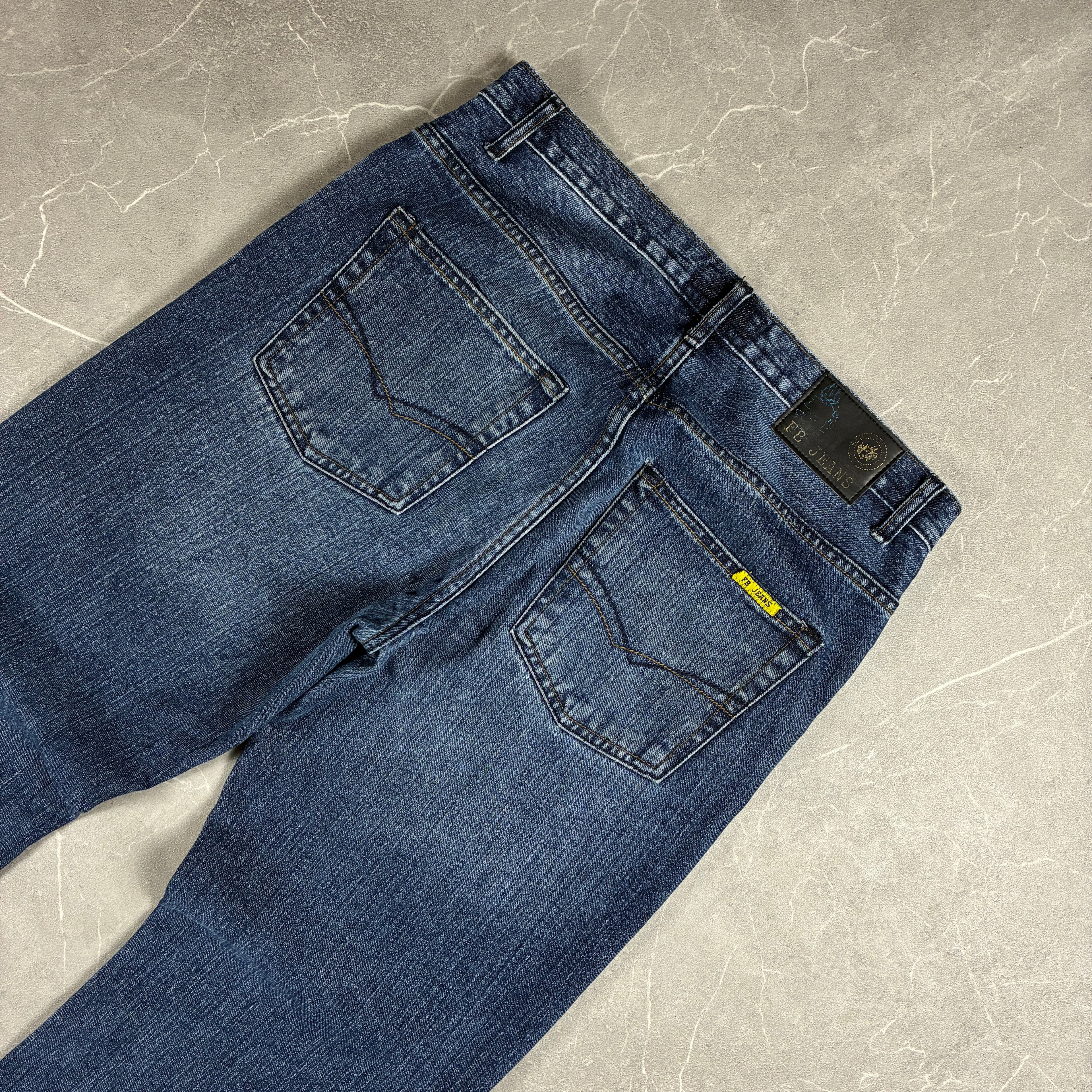 Washed Jeans (W33)