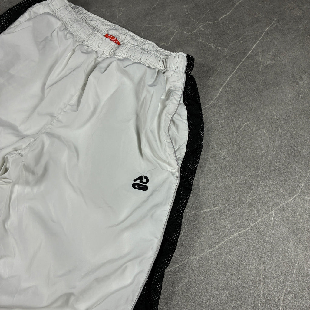 Nike Trackpants (S-M)