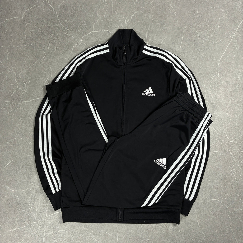 Adidas Tracksuit (M)
