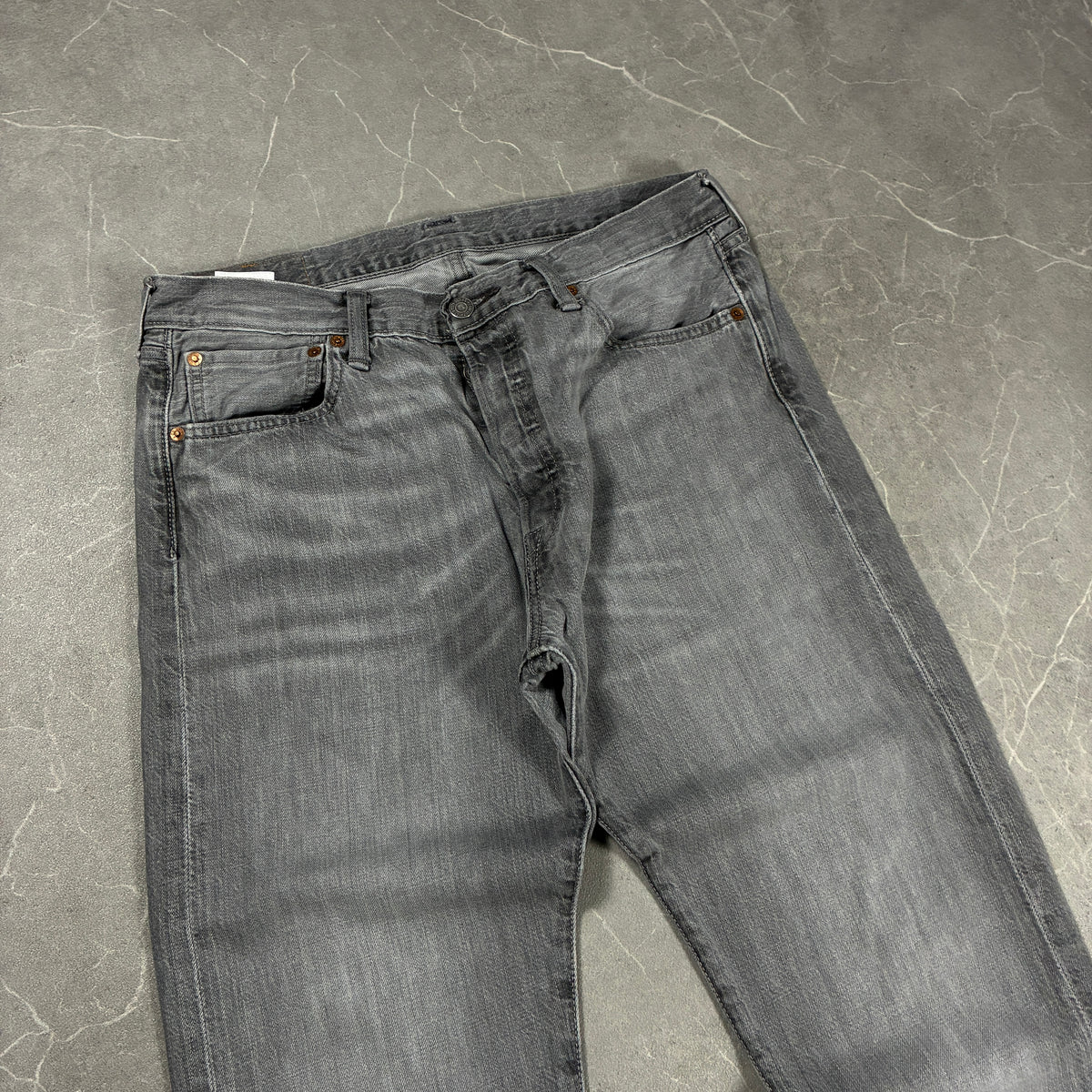 Levis Jeans (W33)
